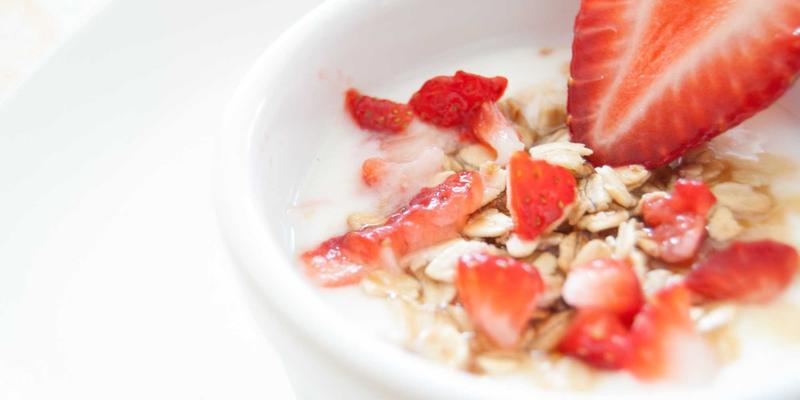 从《九辩》到赛博朋克：悲秋传统在现代诗歌与网络时代的心理回响