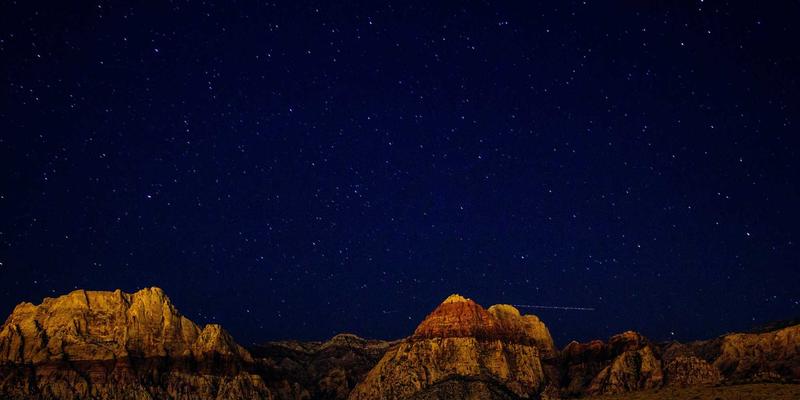 从《文心雕龙》到赛博朋克：楚辞在魏晋南北朝的文学接受与当代创作启示