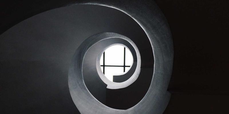 楚辞巫觋文化的考古学印证：从战国楚简看《九歌》中的祭祀仪轨