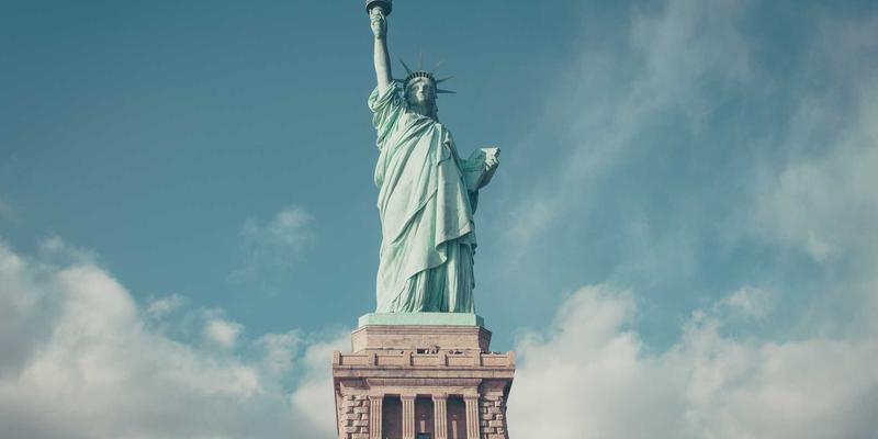 楚辞的现代魅力：古典文学如何赋能当代诗词交流与创作